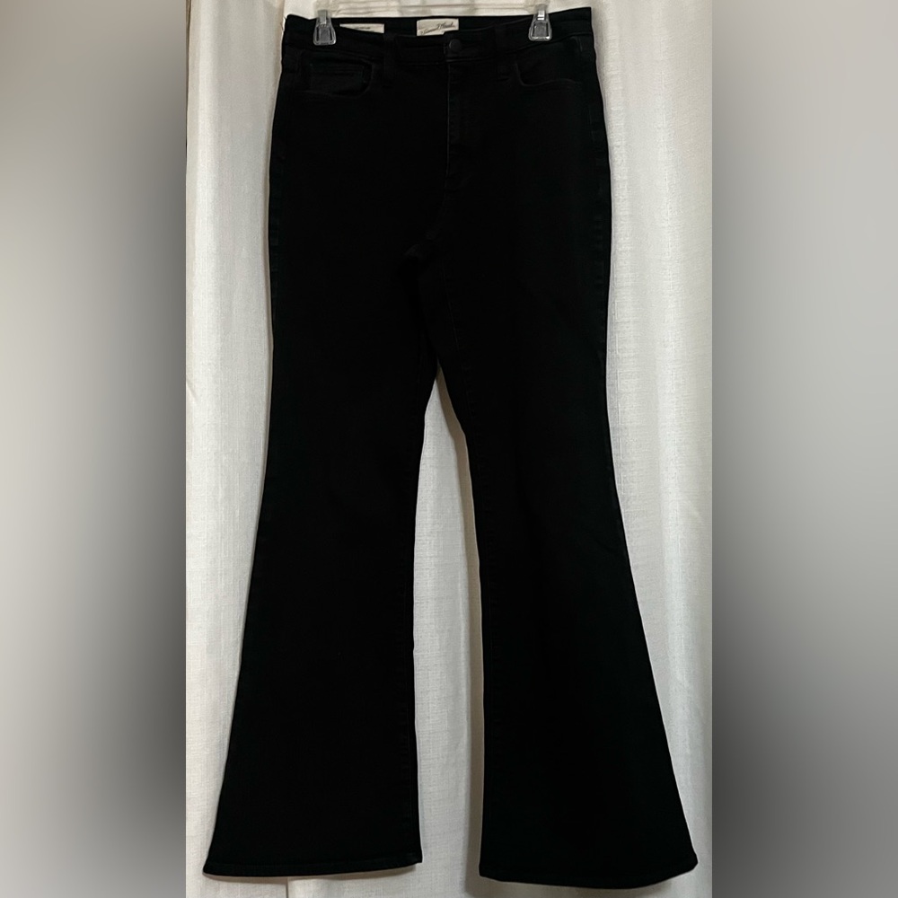 Universal Threads | High Rise Flare Jeans - Picture 3 of 4